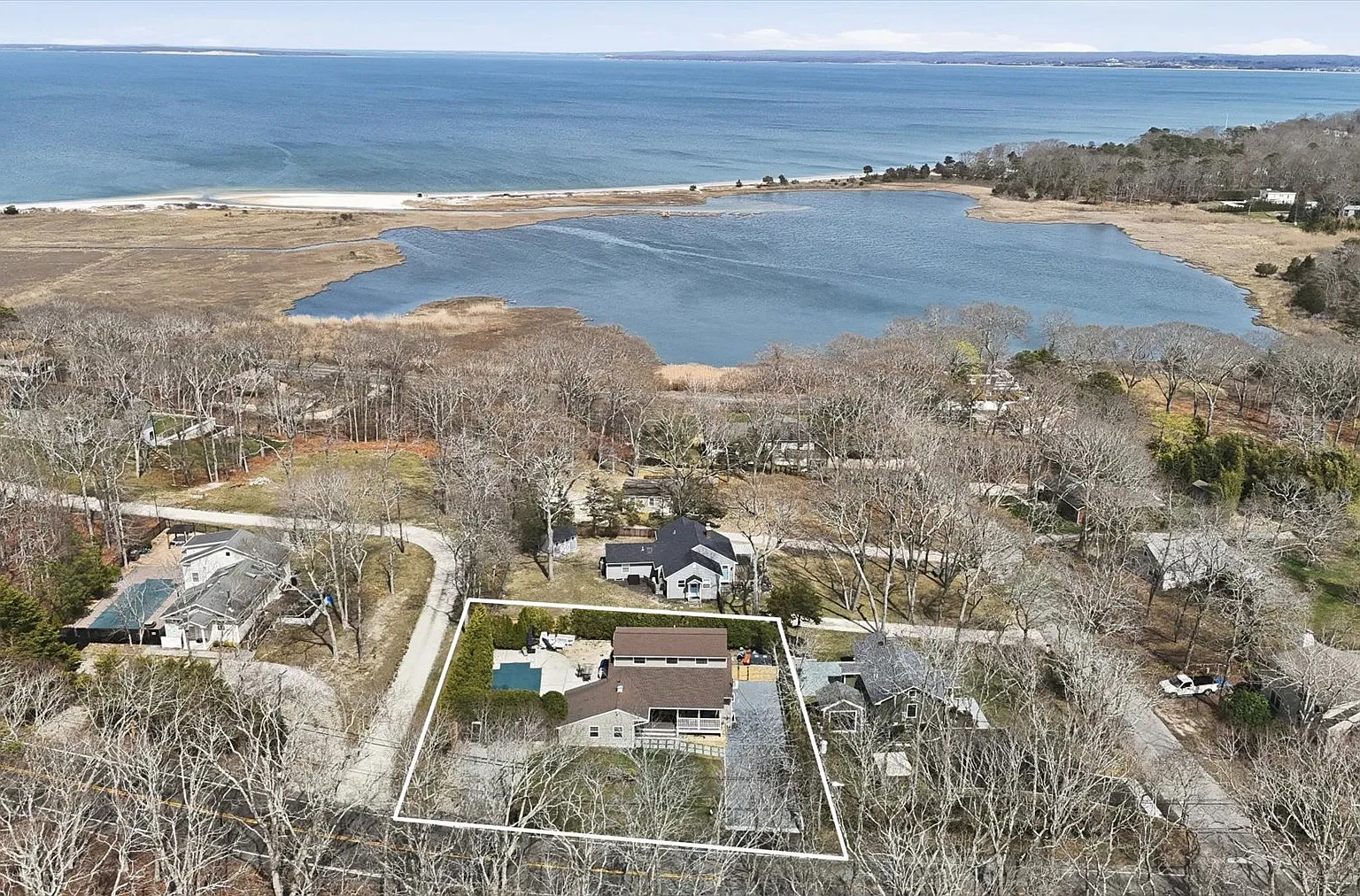 Luxury Year Round rental — Photo 1