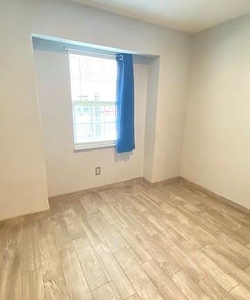 5th image of 1105 Wooding St