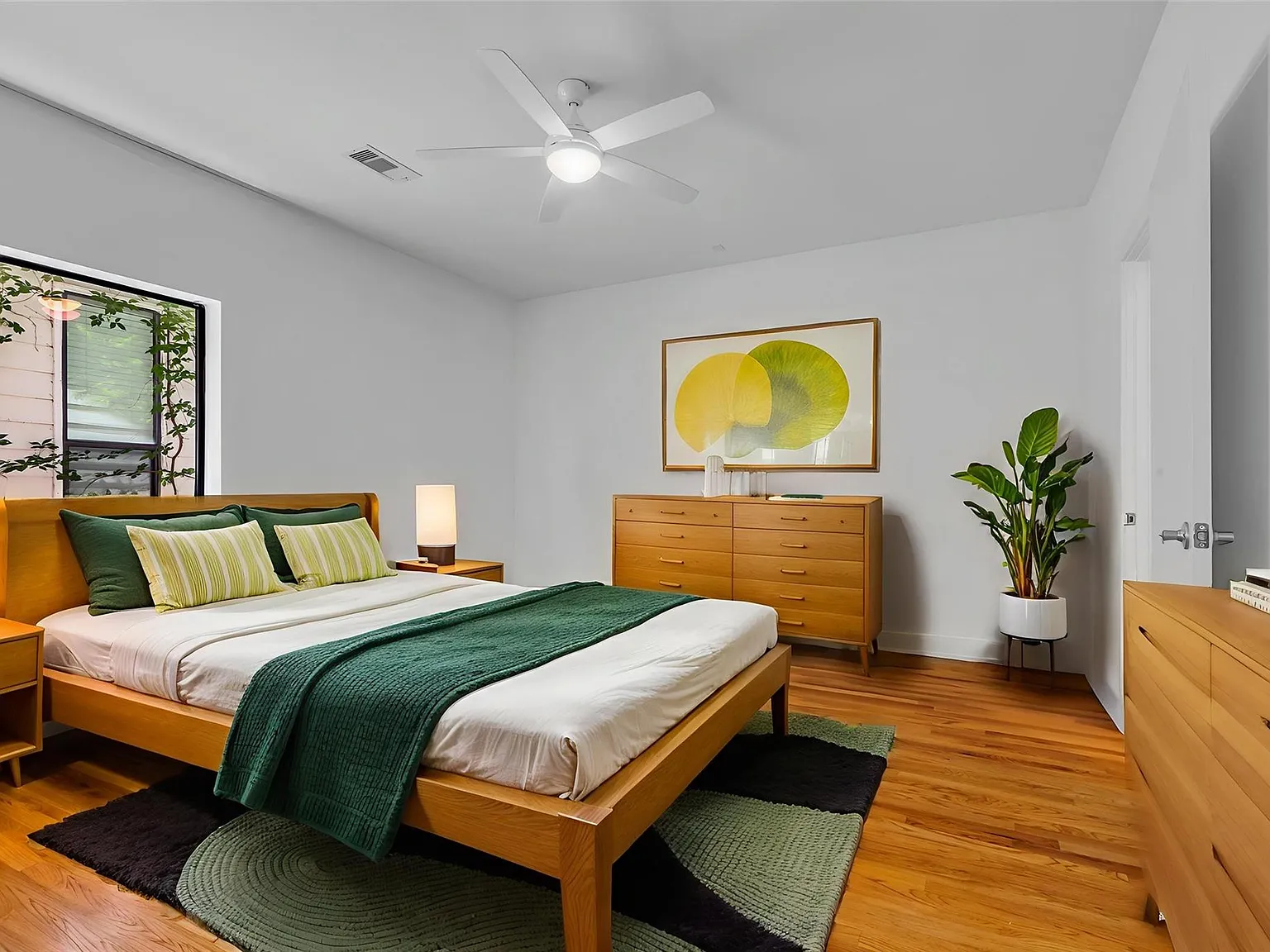 3 bed, 2.5 bath, 1846 sqft, $2,850 — Photo 3