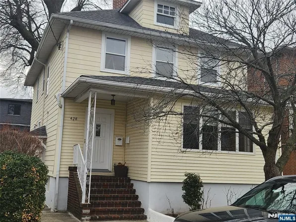 428 2nd St Floor 2, Palisades Park, NJ 07650