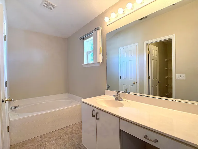 309 Catfish Dr E — Photo 12
