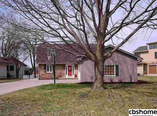 340 Shorewood Ln, Waterloo, NE 68069