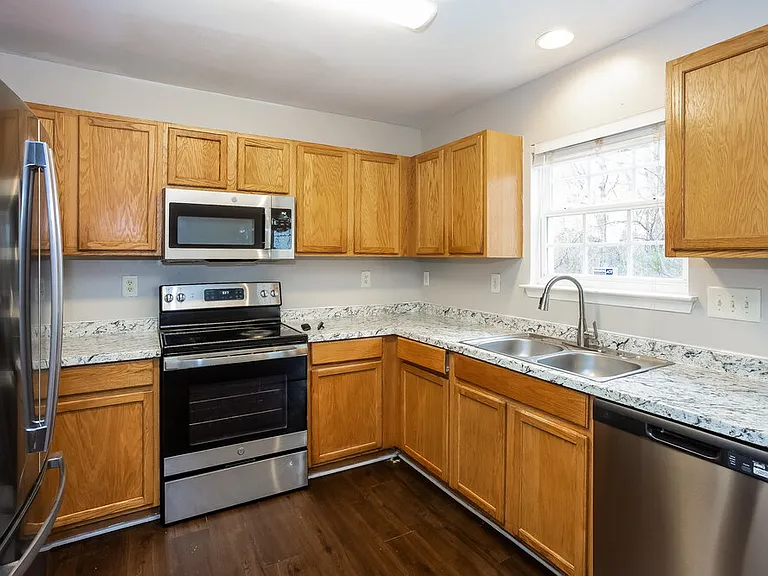 7103 Fox Point Dr — Photo 9