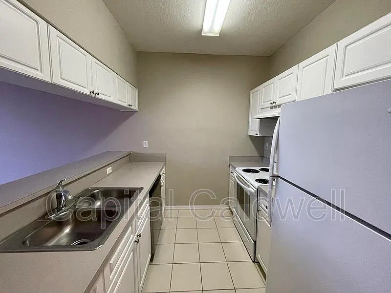 2 bed, 2.0 bath, 1160 sqft, $2,200 — Photo 2