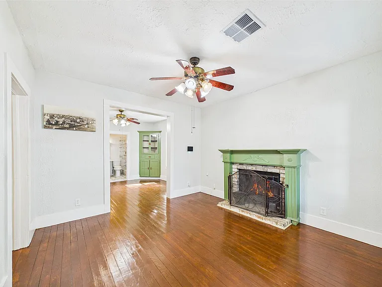 314 W Sidnor St — Photo 18