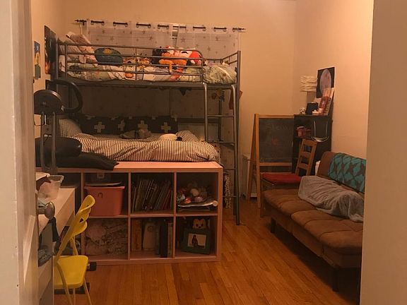 2nd image of 2252 W Ainslie St APT 3A