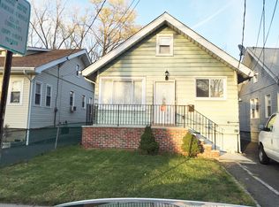 621 Spruce St, Roselle, NJ 07203