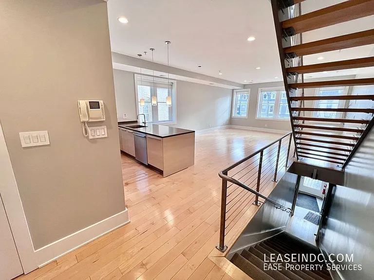 2619 Garfield St NW #4 — Photo 2