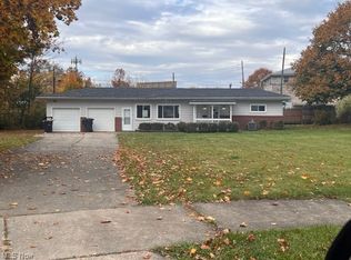 1815 Tiffany Dr NE, Warren, OH 44483