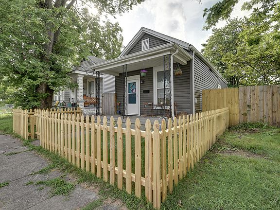 5th image of 679 Lynn St