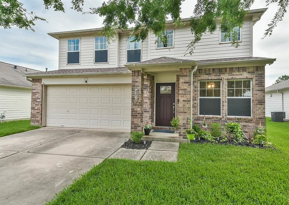 1st image of 22018 Willow Shade Ln