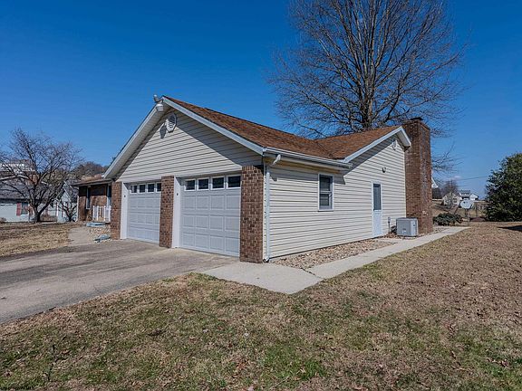 2nd image of 449 Forest Dr