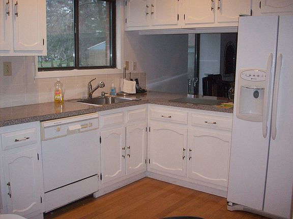 2nd image of 221 Medford Ct Unit A