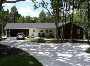 1079 Woodcrest Dr, Lawrenceburg, KY 40342