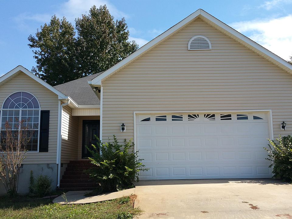 2nd image of 109 Yarrow Blvd