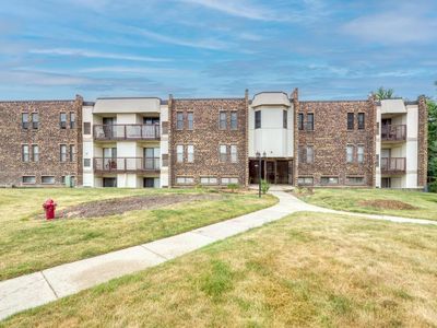 2220 Country Club Dr APT 22, Woodridge, IL, 60517