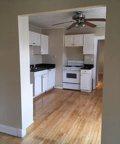 1911 W Eddy St #3 — Photo 6