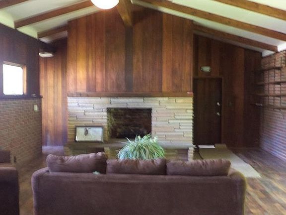 3rd image of 306 E 322nd St