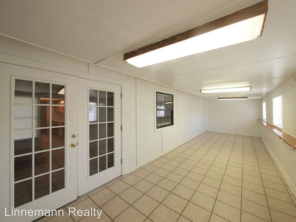 1st image of 2104 Nimitz Dr