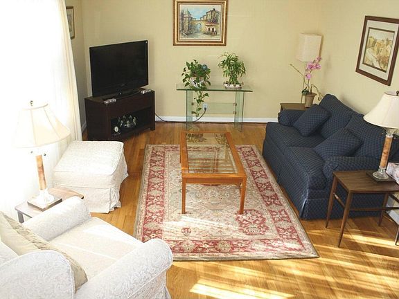 3RD VIEW OF LIVING ROOM