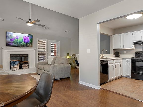 3rd image of 5150 Laurel Bridge Ct SE
