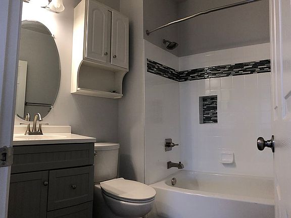 2nd Full Bathroom