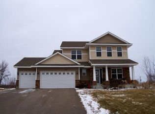 2400 Acorn Pt, Victoria, MN 55386