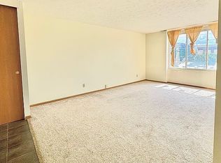 25735 Lorain Rd Unit 325, North Olmsted, OH 44070