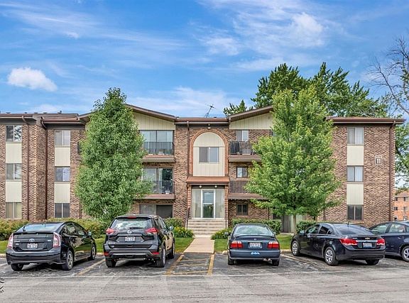 2nd image of 5241 James Ln APT 1113