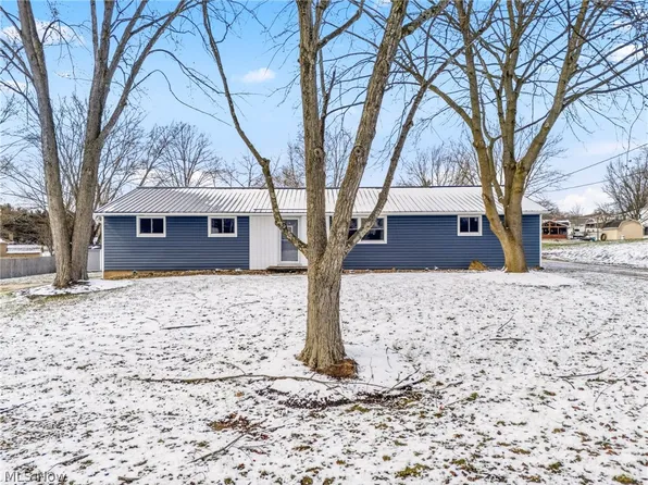 2465 Meadowside St NW, Massillon, OH 44647