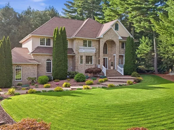 168 Southwood Dr, Ludlow, MA 01056