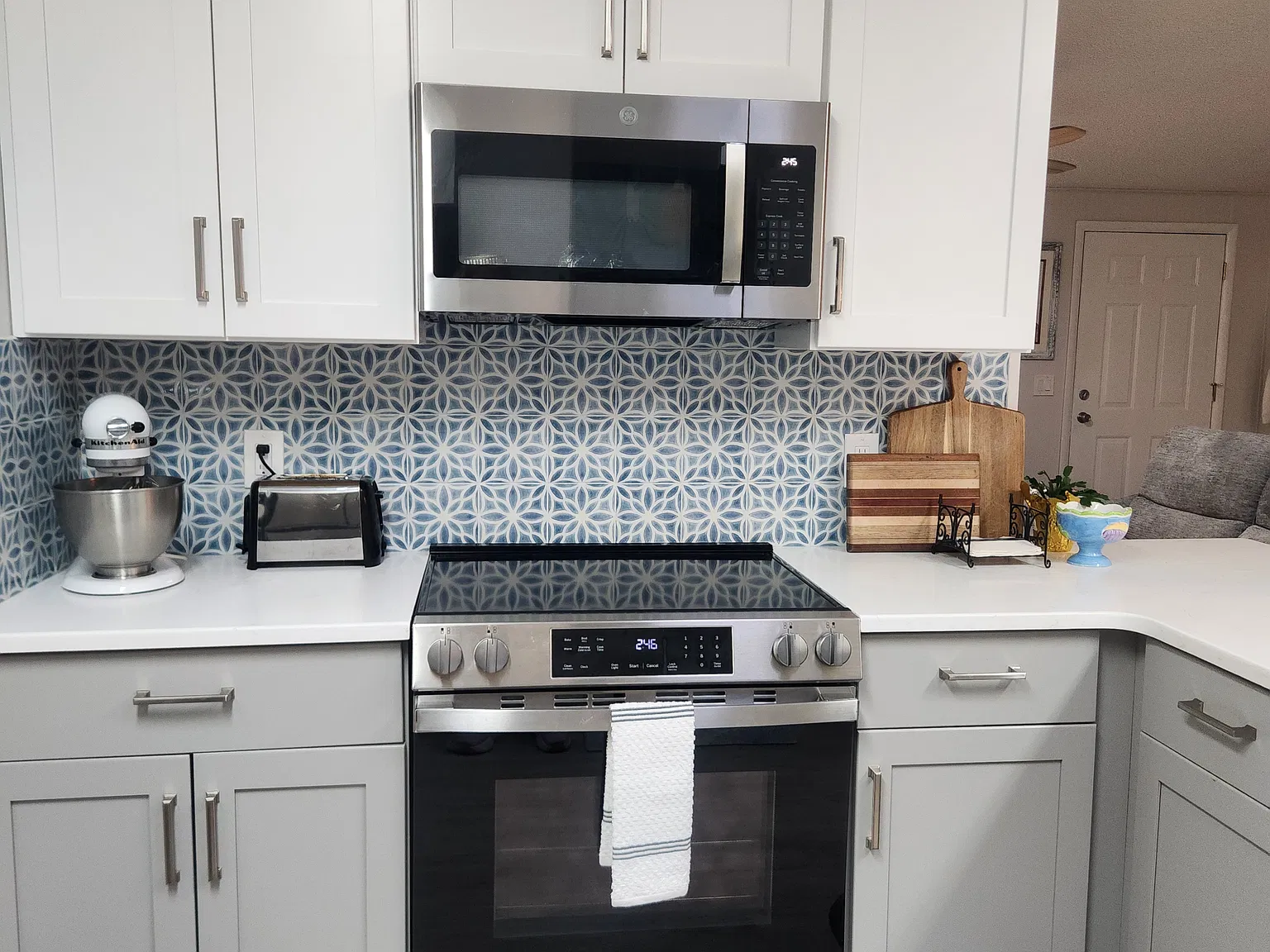 3 bed, 1100 sqft, $2,000 — Photo 4