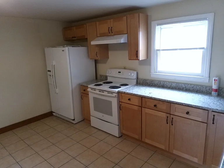121 King Philip Rd — Photo 3