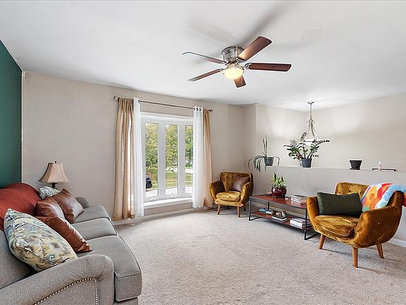 3rd image of 4301 Whitehall Ln