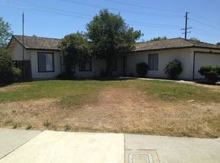 1090 Greenfield Dr, Porterville, CA 93257