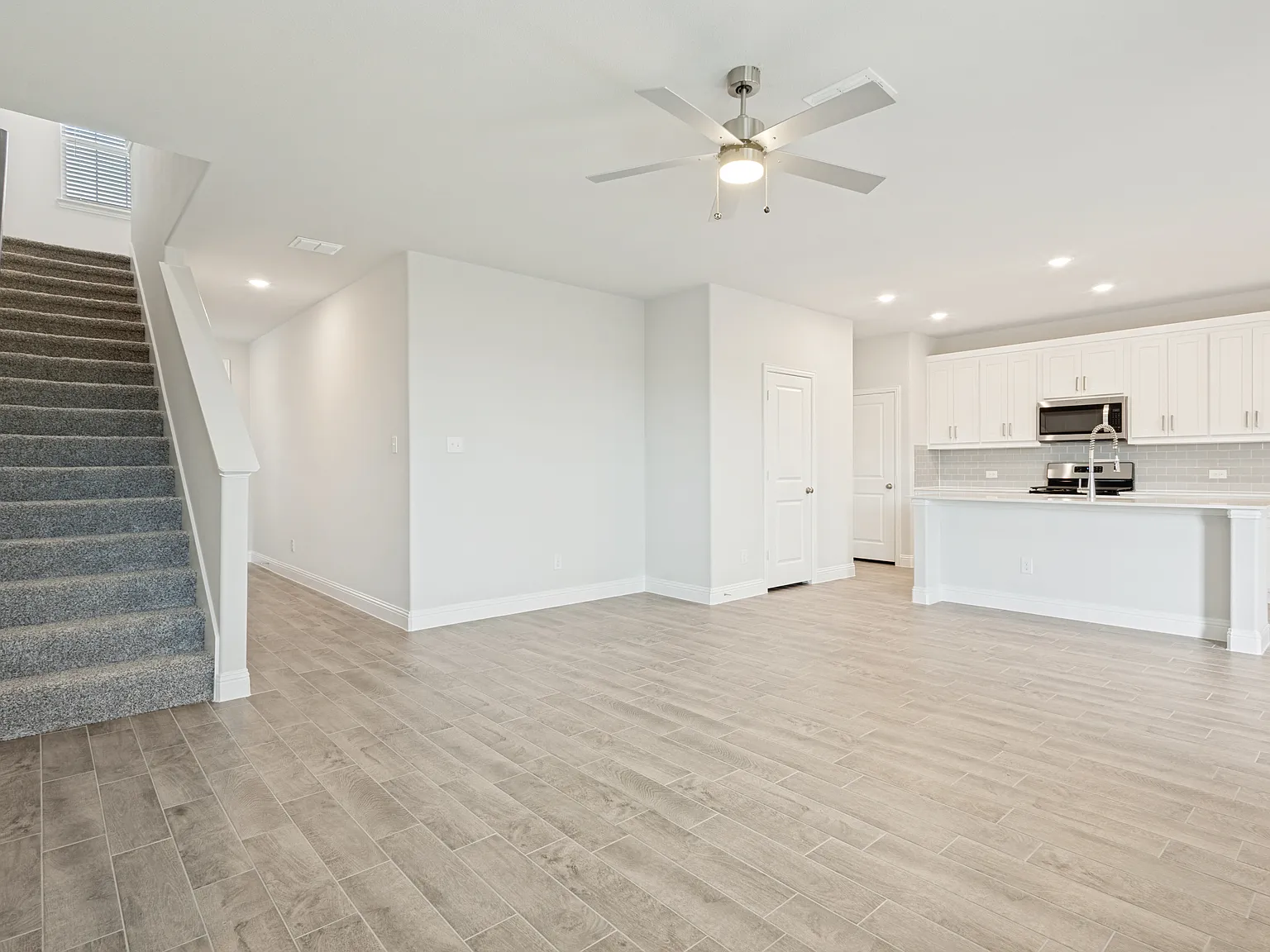 3 bed, 1777 sqft, $2,195 — Photo 3