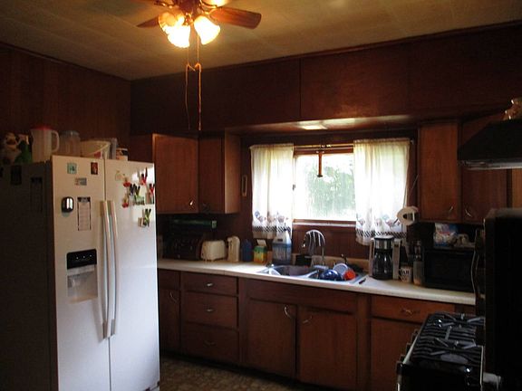 4th image of 913 S B St