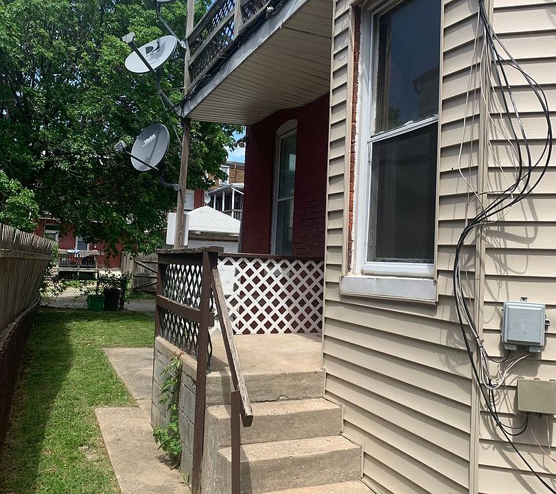 2nd image of 731 W Poplar St APT 1