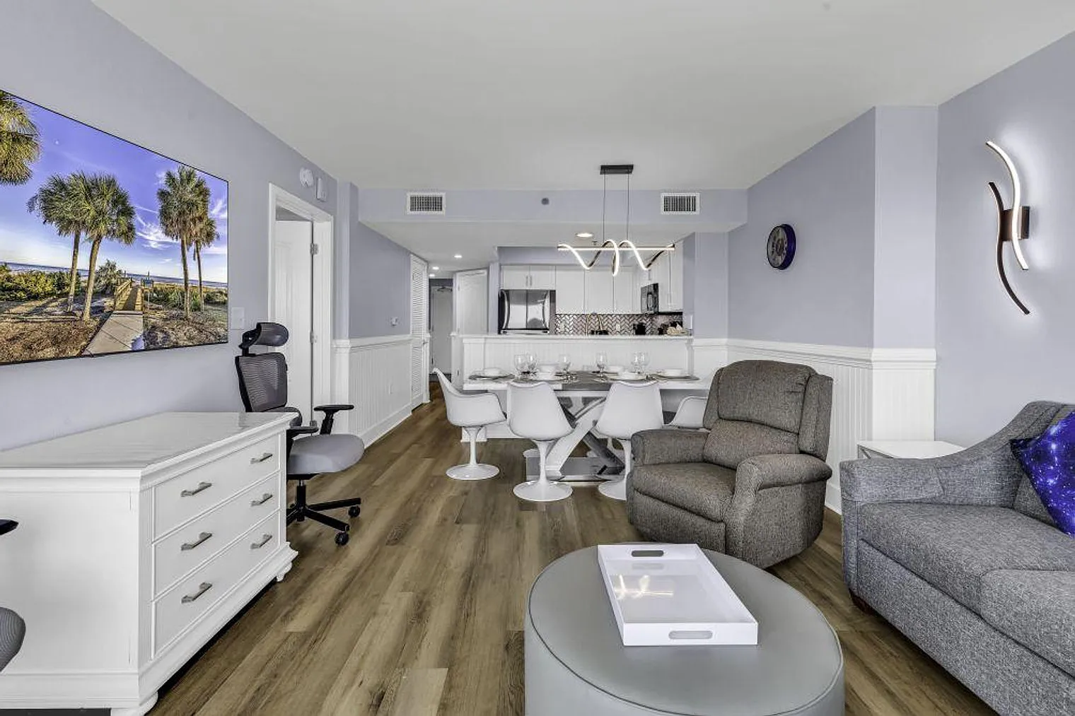 2 bed, 2.0 bath, 1054 sqft, $4,315 — Photo 3