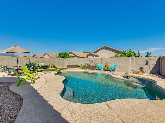 3rd image of 20959 N 84th Ln