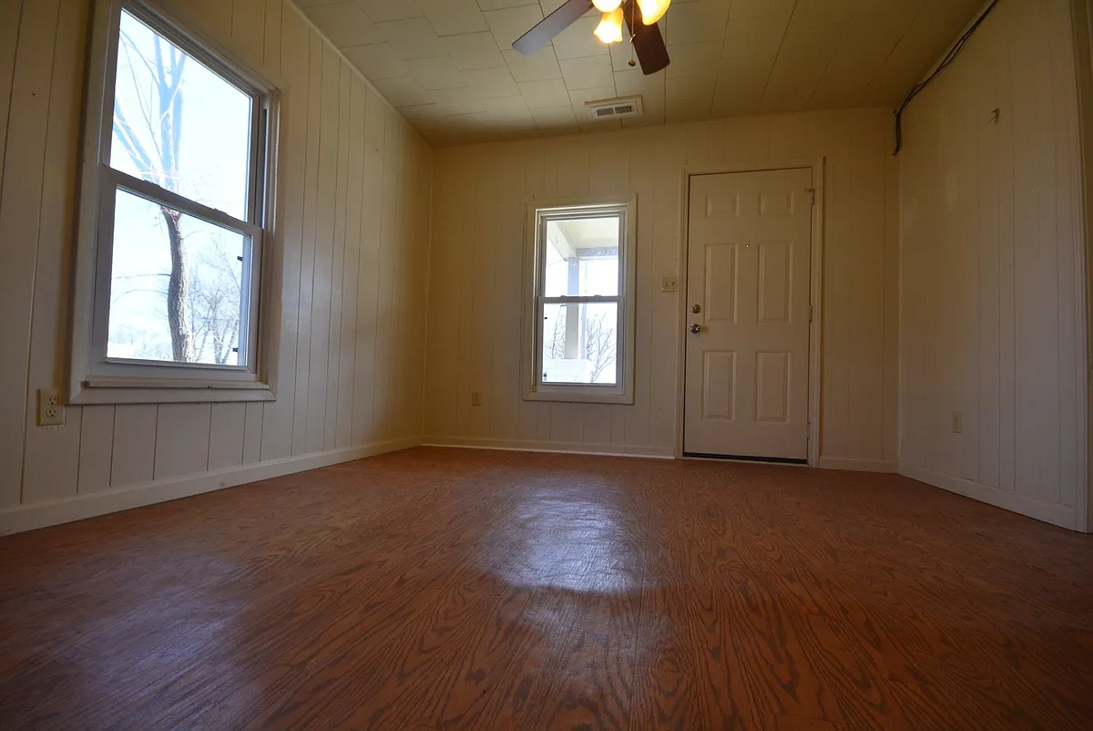 Building Photo - 1631 W Florida St