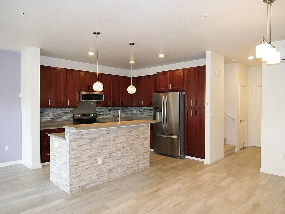 1st image of 550 Kamaaha Ave #402-1-1