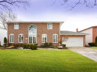 46 Sundown Trl, Williamsville, NY 14221