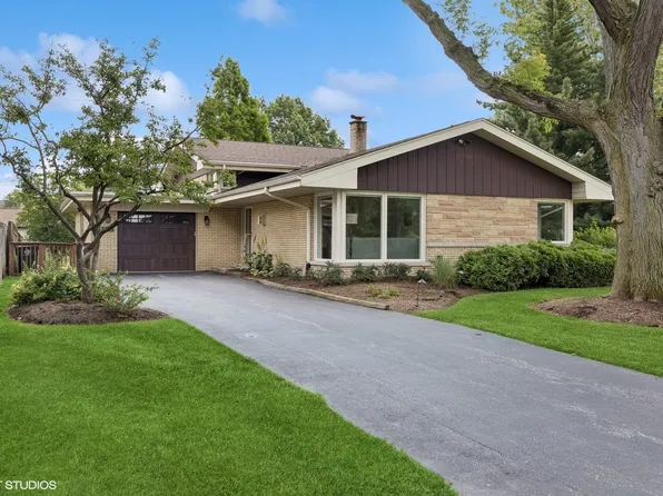 5771 Longview Dr, Countryside, IL 60525