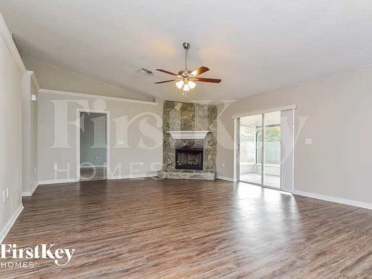 1719 Sandalwood Cir SW — Photo 4