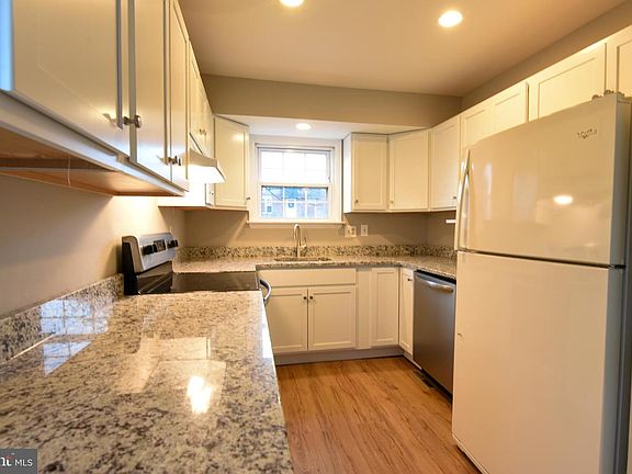 5th image of 449 Bianca Cir