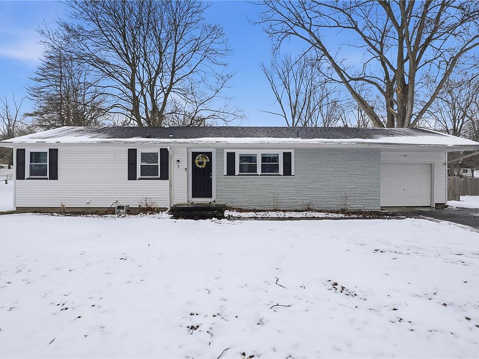 1st image of 7 Francis Dr