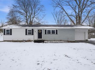 7 Francis Dr, Penfield, NY 14526