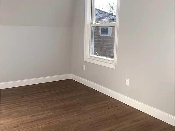 4th image of 92-20 Winchester Blvd