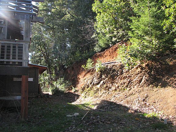 4th image of 36720 Redwood Hwy